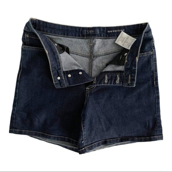 Jessica Simpson Vintage High Waisted Short Button Fly Mom Jean Stretch Short - Picture 3 of 9